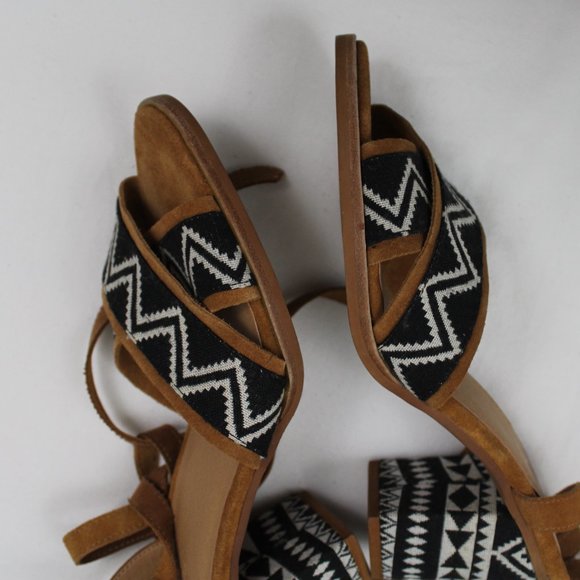 ⬇️$35 Bettye Muller Tan & Black Tie Up Sandals Shoes - Picture 9 of 16